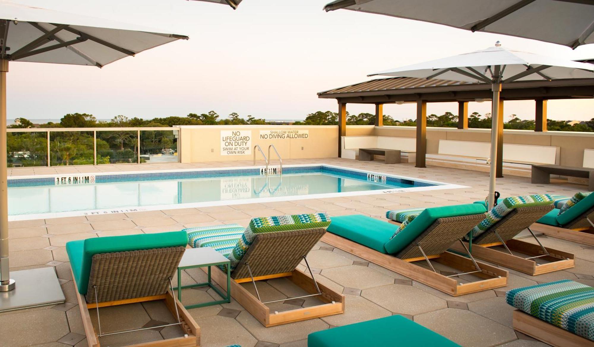 Courtyard By Marriott Hilton Head Island Hotel Exterior photo