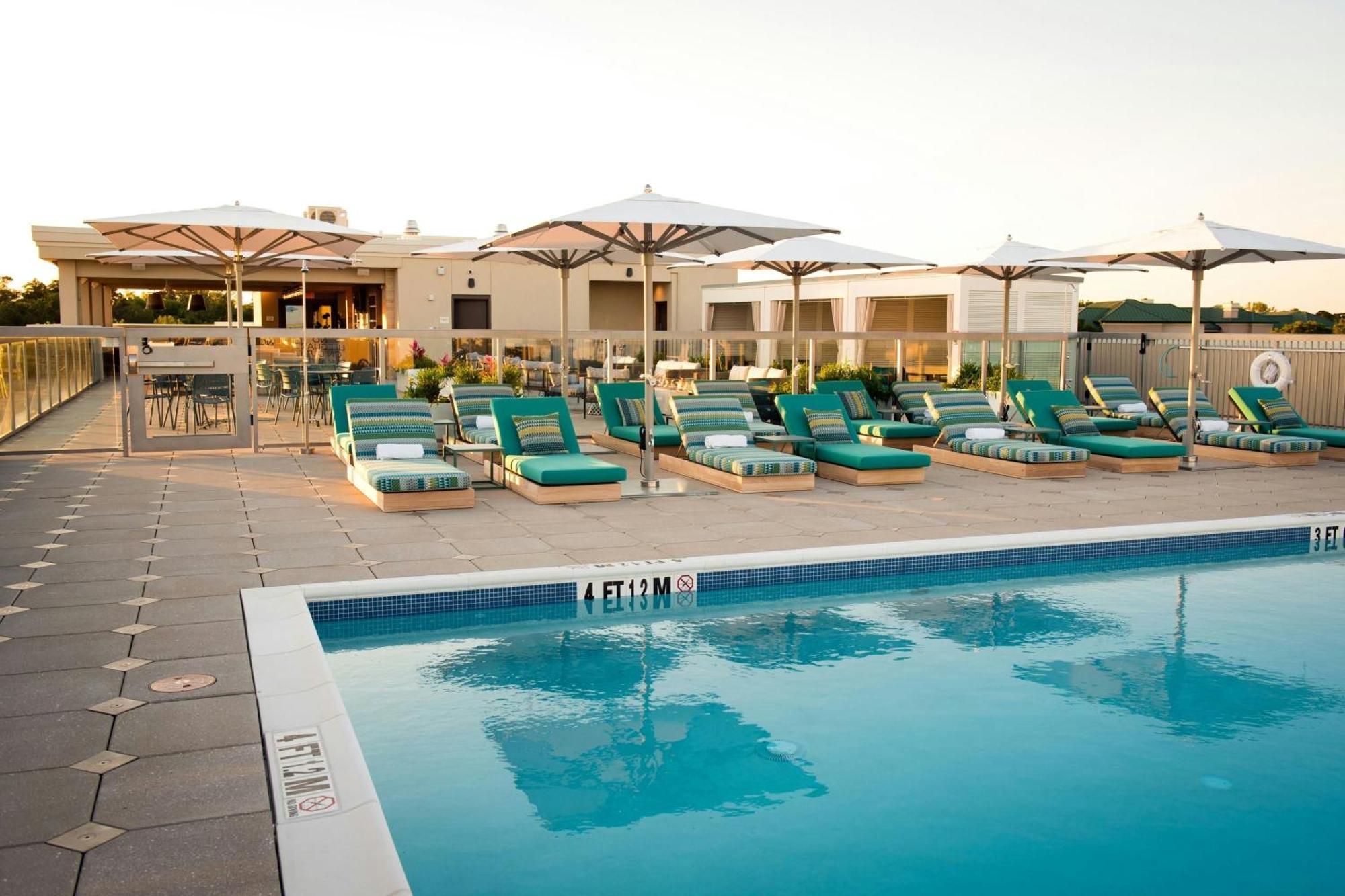 Courtyard By Marriott Hilton Head Island Hotel Exterior photo