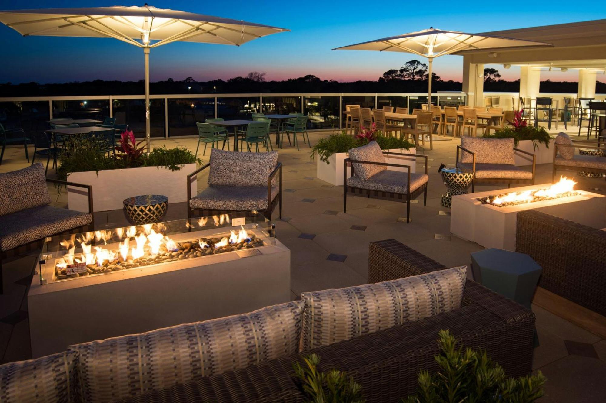 Courtyard By Marriott Hilton Head Island Hotel Exterior photo