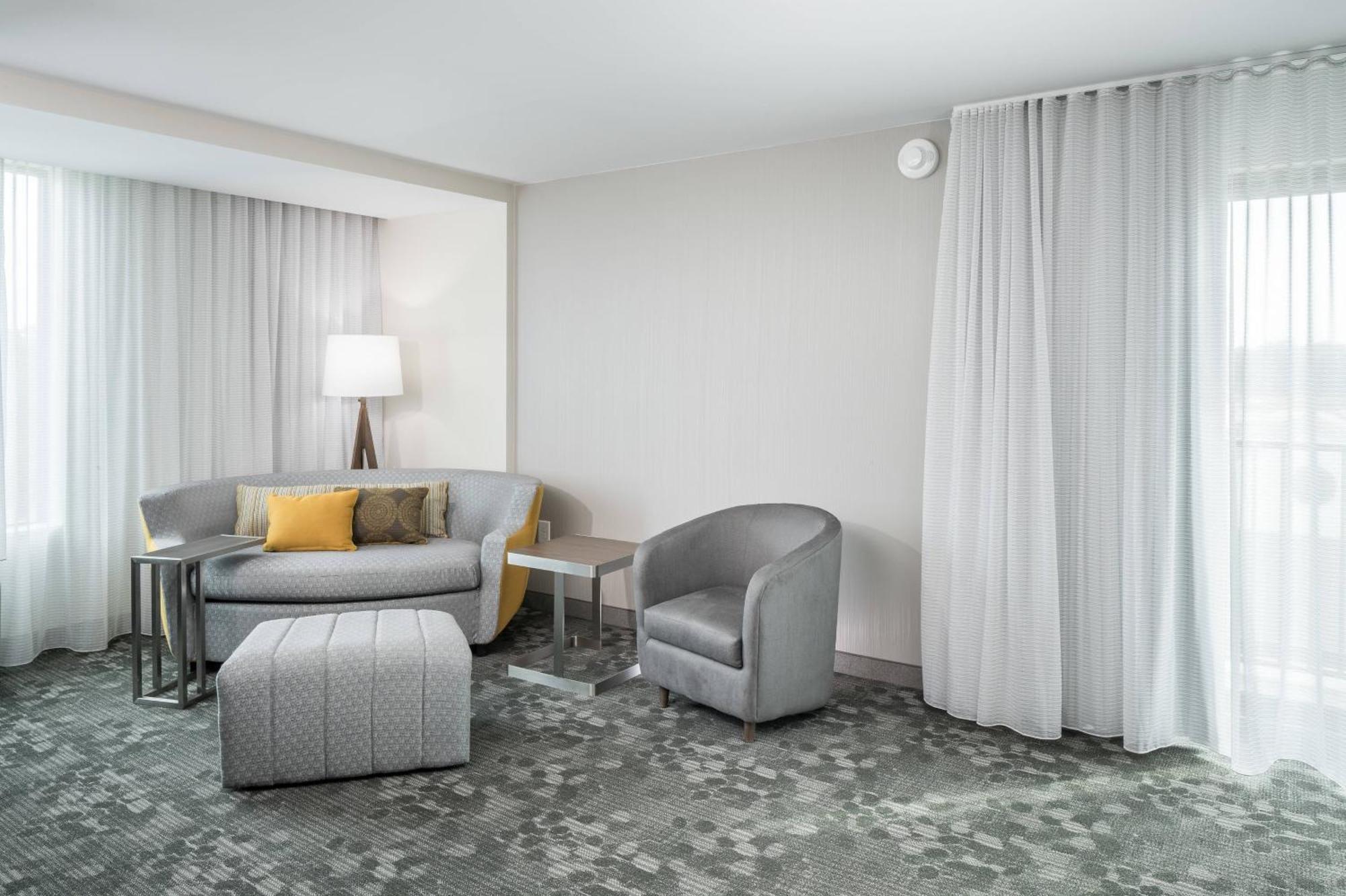 Courtyard By Marriott Hilton Head Island Hotel Exterior photo