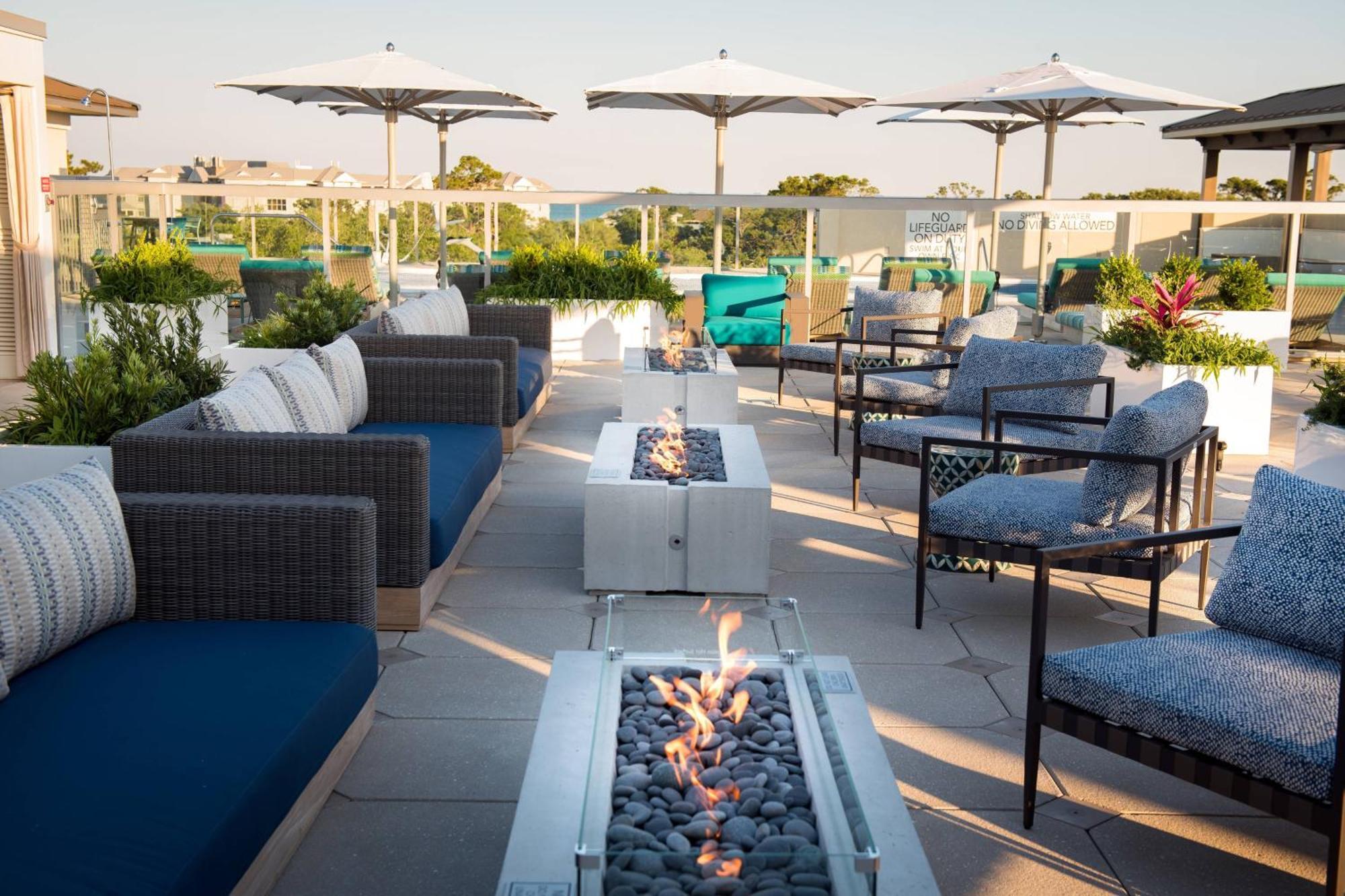 Courtyard By Marriott Hilton Head Island Hotel Exterior photo
