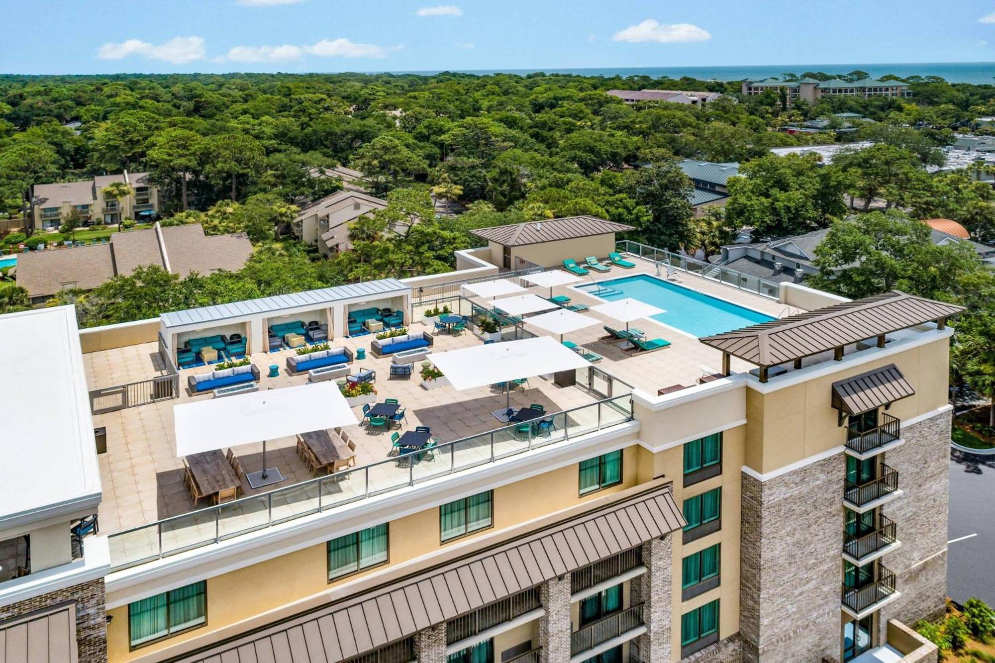 Courtyard By Marriott Hilton Head Island Hotel Exterior photo